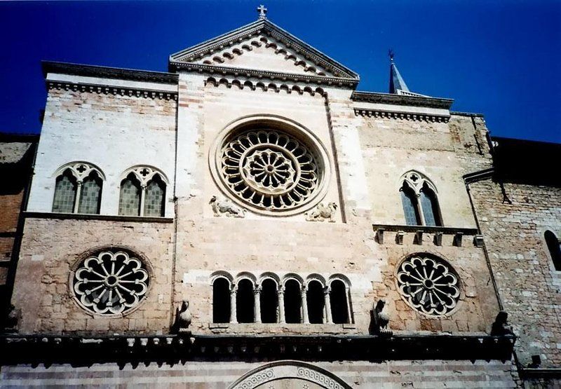 File:Foligno Cattedrale.jpg