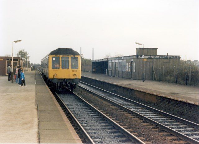 File:Irlam railway station in 1988.jpg