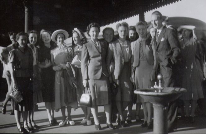 File:Kirsova Ballet company changes trains, 1944.jpg