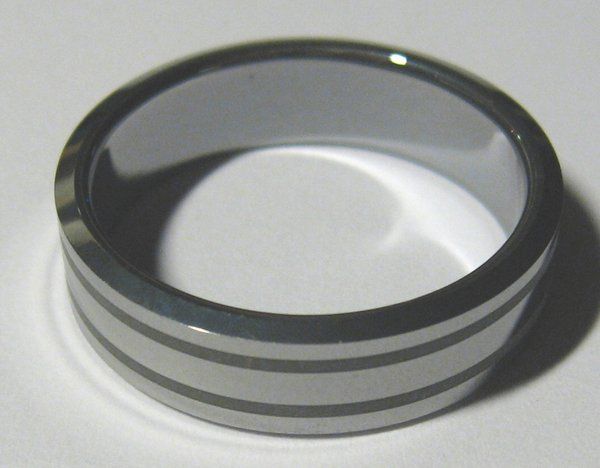 File:Tungsten ring-cropbright.jpg