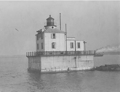 File:Ashtabula harbor light.JPG