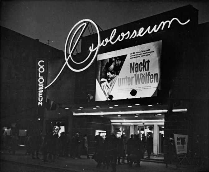 File:Bundesarchiv Bild 183-B0411-0009-003, Berlin, Kino Colosseum, Nacht.jpg