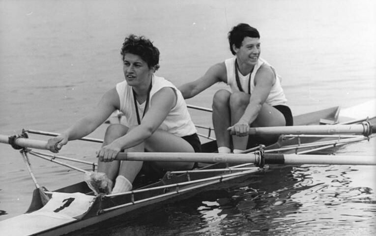 File:Bundesarchiv Bild 183-J0720-0009-001, Gisela Jäger, Rita Schmidt.jpg