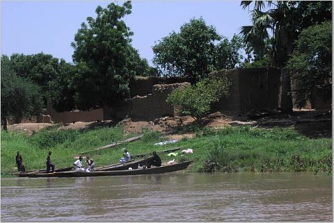 File:Chari River.jpg