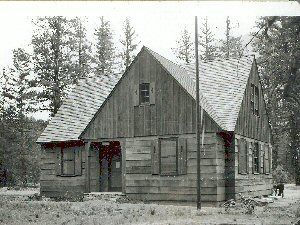 File:Early Winters Ranger Station-.jpg