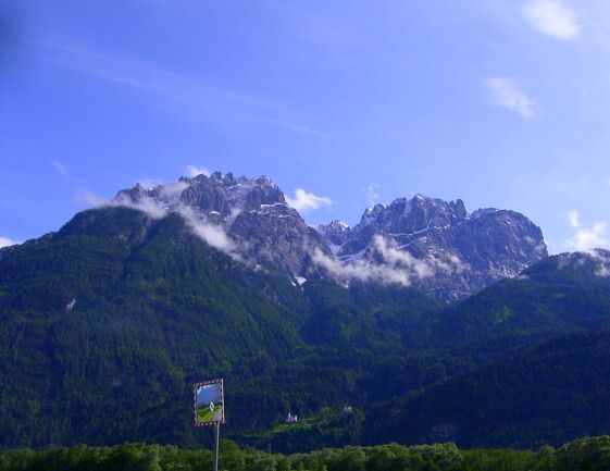 File:Keilspitzmassiv & Laserzmassiv from Lienz,.jpg