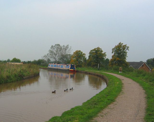 File:Nantwich embankment.jpg