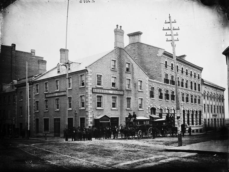 File:Old Russell House Ottawa.jpg