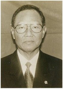 File:Prijadi Praptosuhardjo, Menteri Keuangan.jpg