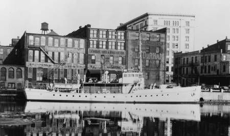 File:USCGC Bedloe.jpg