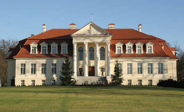 File:Winna Góra (woj wielkopolskie)-palac.jpg