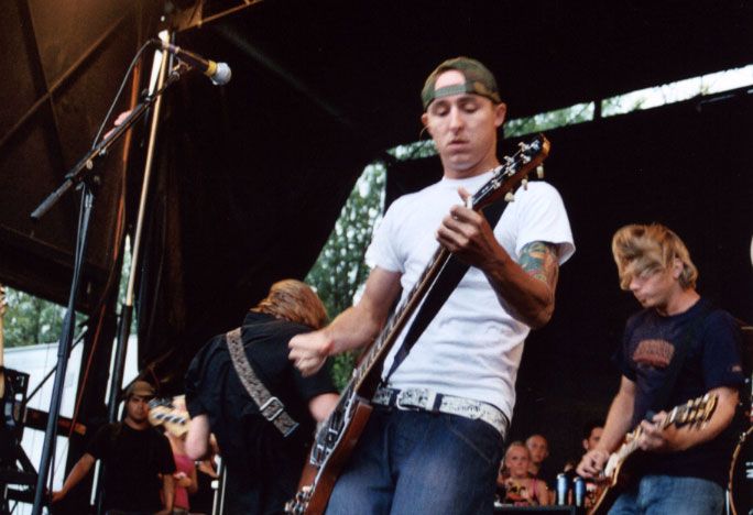 File:Yellowcard at Warped Tour 2004.jpg