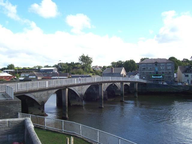 File:Cardigan Bridge - geograph.org.uk - 54239.jpg