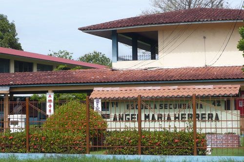 File:Escuela Secundaria Angel Maria Herrera.jpg