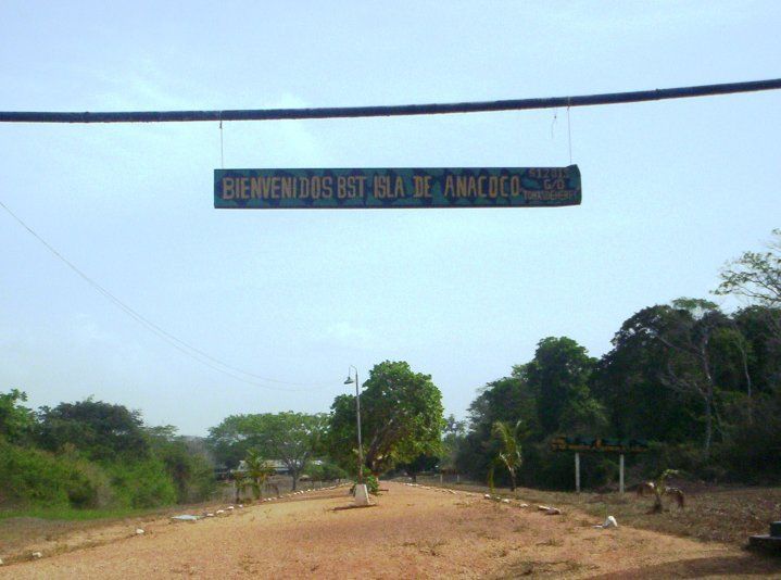 File:Isla de Anacoco Bienvenida.jpg