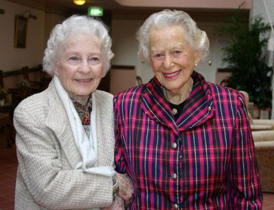 File:Jean Burns & Nancy Bird Walton.jpg