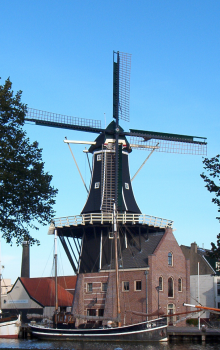 File:Molen De Adriaan.png