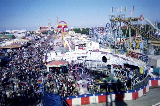 File:Oktoberfest, Munich (2003 - aerial shot).jpg