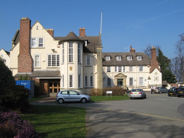 File:Civic Centre - geograph.org.uk - 1212912.jpg