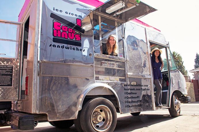 File:Coolhaus truck with Natasha and Freya.jpg