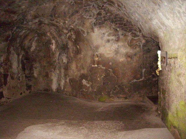 File:Dirleton Castle Chapel.jpg