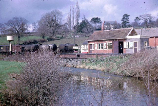 File:Hemyock Station - geograph.org.uk - 73680.jpg