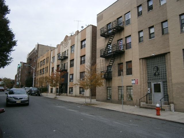 File:KensingtonAve.ArtDeco.JerseyCity.jpg