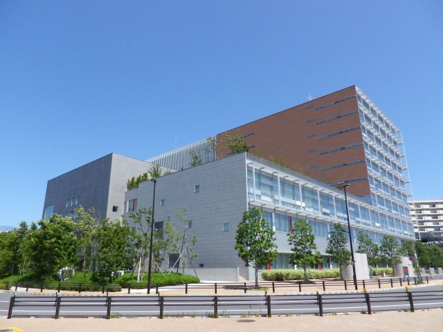 File:Machida-City-Office2013.jpg