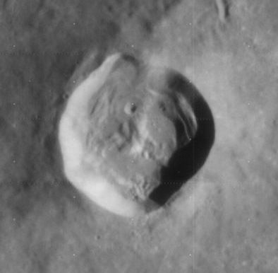 File:Madler crater 4077 h2.jpg