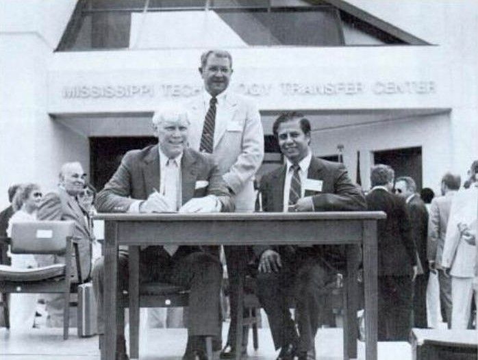 File:Mississippi Technology Transfer Center handover.jpg