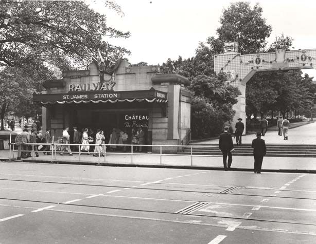 File:Railway Station - St James, Sydney 1954-1.jpg