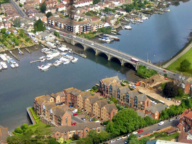 File:River Itchen, Cobden Bridge (geograph 5049906).jpg