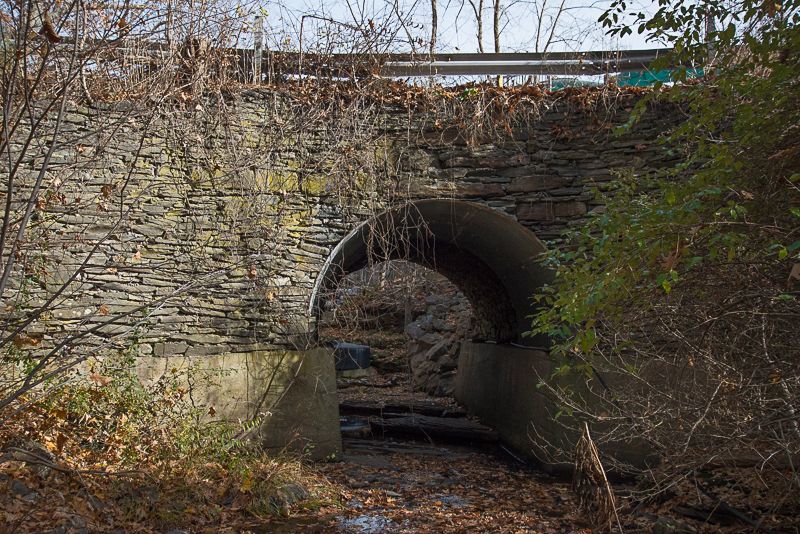 File:Shady Glen Road Stone Arch Bridge 11-10-2016.jpg