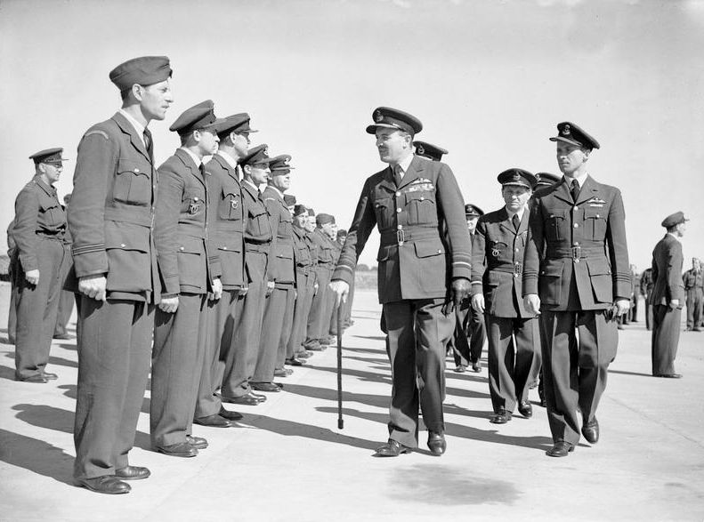 File:Slessor inspects Czecho-Slovak personnel.jpg