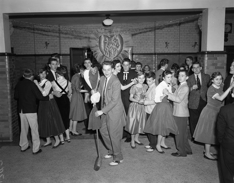 File:Valentine dance, school (2898499025).jpg