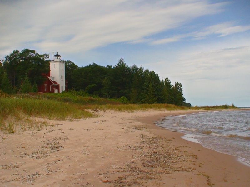 File:40mile Pnt Light House 8c.jpg