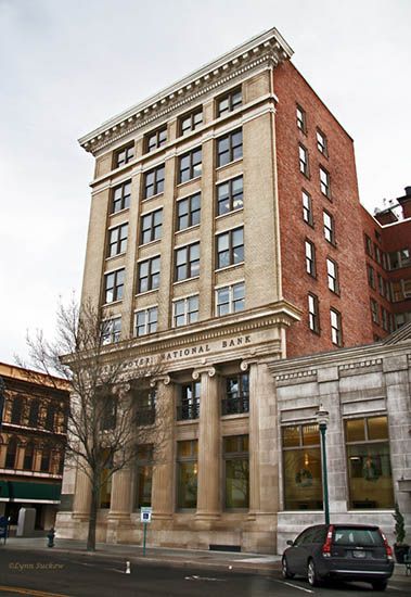 File:Baker Boyer National Bank.jpg