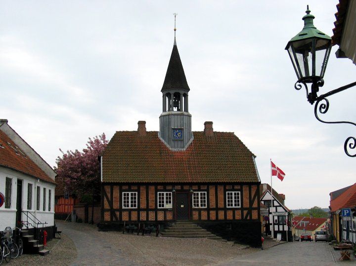 File:Ebeltoft Town Hall.jpg