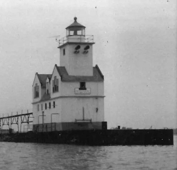 File:Kewaunee Lighthouse 1965.jpg