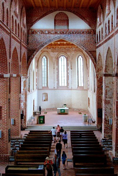 File:Tartu St Johns church interior.jpg