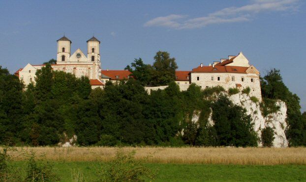 File:Tyniec.jpg