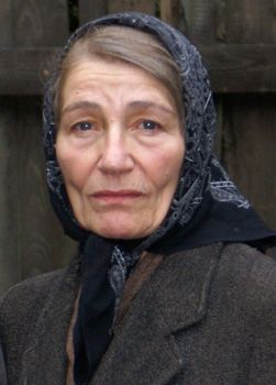 File:Barbara Nüsse.jpg