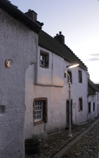 File:Bishop Leighton's house, Culross.png