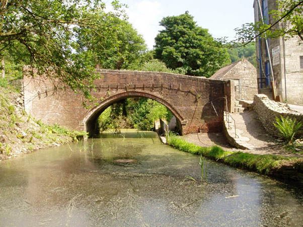 File:Brimscombe bridge.jpg