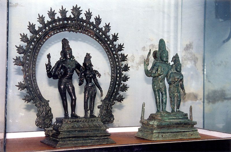 File:Bronzes-Chola-2.jpg