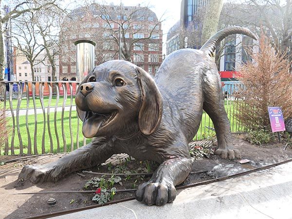 File:Leicester square - clifford statue.jpg