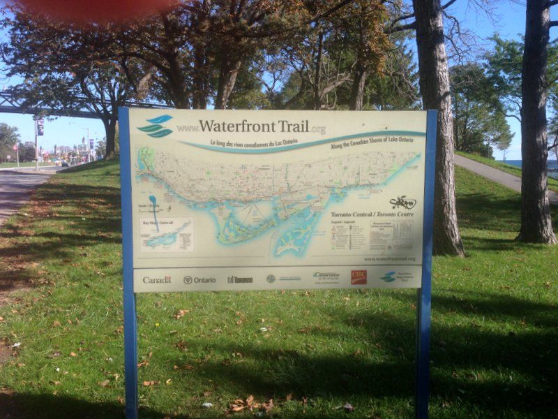 File:The Waterfront Trail, Sign in Toronto.JPG