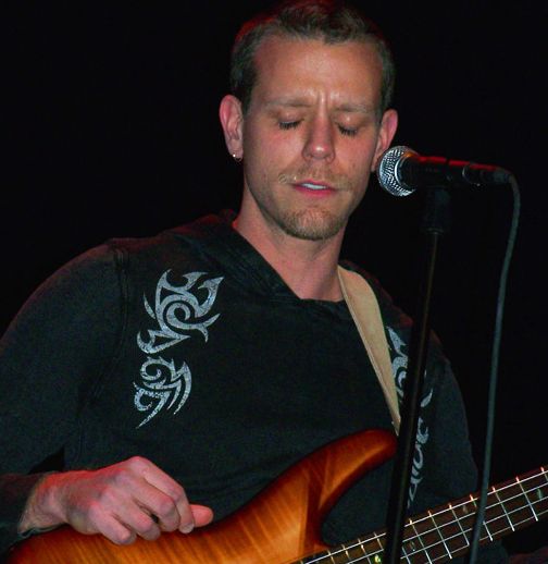 File:Adam Pascal.jpg