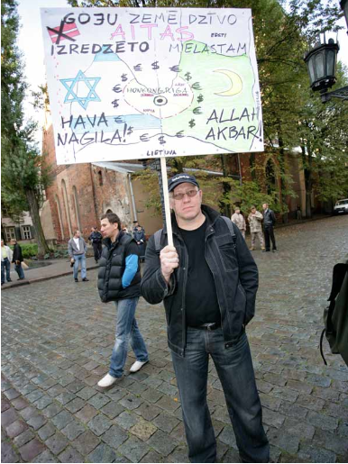 File:Antisemitism in latvia.PNG