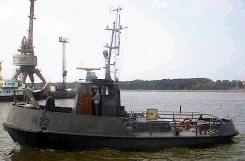 File:H22 tugboat.jpg